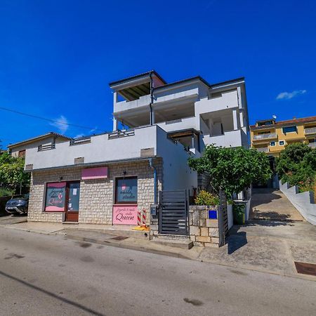 Apartments Luna Crikvenica Exteriör bild